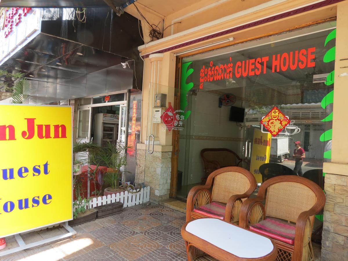 Jun Jun Guesthouse Phnom Penh Exterior photo